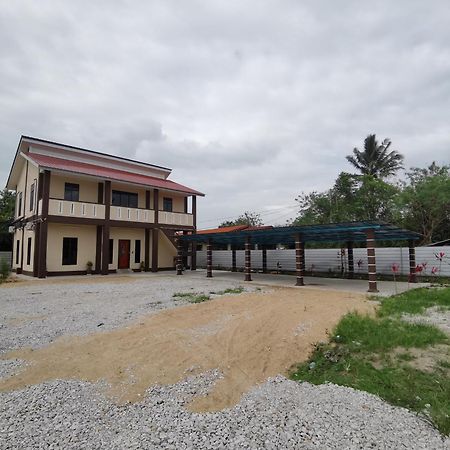 Roomstay Villa Tok Wan Kuantan Exterior foto